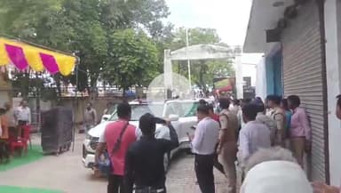 इंदरगढ़: प्रसव के दौरान जच्चा-बच्चा की मौत का मामला, कलेक्टर ने इंदरगढ़ स्वास्थ्य केंद्र का किया निरीक्षण; जांच के दिए आदेश