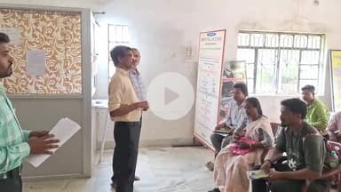 सिमडेगा: जिला परिवहन पदाधिकारी ने लाइसेंस बनवाने वाले अभ्यर्थियों को किया जागरूक