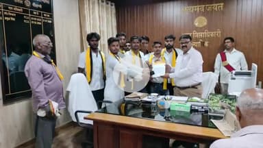 मंझनपुर: सरकारी स्कूलों को बंद करने के खिलाफ सुहेलदेव आर्मी ने मंझनपुर कलेक्ट्रेट में एडीएम न्यायिक को सौंपा ज्ञापन