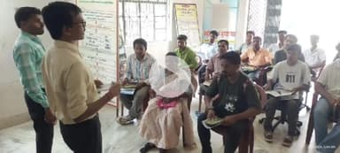 सिमडेगा: लर्निंग लाइसेंस अभ्यर्थियों को सड़क सुरक्षा का प्रशिक्षण, नियम पालन का लिया संकल्प