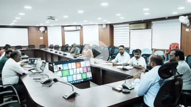 कोडरमा: समाहरणालय में उपायुक्त ने आकांक्षी हाट की बैठक में स्थानीय उत्पादों को बढ़ावा देने के लिए कई निर्देश दिए