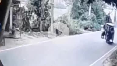 बेगूसराय: पान गाछी के पास अपराधियों ने महिला से मंगलसूत्र छीना, सीसीटीवी में कैद