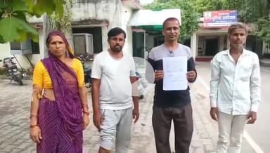 टीकमगढ़: बछौड़ा गांव से एसपी कार्यालय पहुंचा पीड़ित व्यक्ति, झूठे केस में फंसाए जाने की दी अर्जी