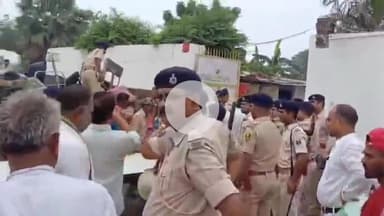 बाढ़: हत्या के आरोप में लल्लू मुखिया के घर की कुर्की जब्ती