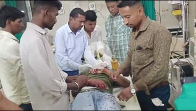 बांसवाड़ा: भुंगड़ा कस्बे में दो बाइक की आमने-सामने भिड़ंत में दो युवकों को लगी चोट, एमजी अस्पताल में उपचार जारी