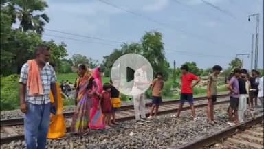 रफीगंज: चरकावां नहर के समीप ट्रेन की चपेट में आने से अज्ञात 35 वर्षीय व्यक्ति की हुई मौत, 72 घंटे बाद भी मृतक की पहचान नहीं हुई