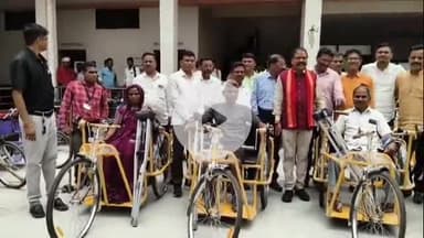 अक्कलकुवा: आमदार आमश्या पाडवी यांचा हस्ते पंचायत समिती येथे 82 दिव्यांगांना साहित्य वाटप