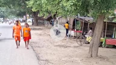 शाहगंज: खुटहन क्षेत्र में कांवड़ियों के मार्ग पर खुले में बिक रहा मांस