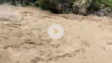 टापरी: किन्नौर के सतलुज नदी में बाढ़ जैसी स्थिति, परियोजनाओं ने बांध से छोड़ा पानी, खतरा बना हुआ है