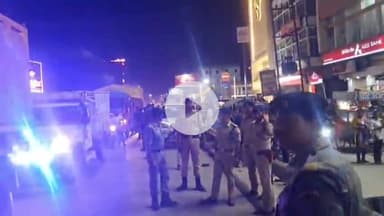 बेतिया: अपराध नियंत्रण को लेकर बेतिया पुलिस का सघन वाहन जांच अभियान जारी, SP खुद सड़कों पर उतरे