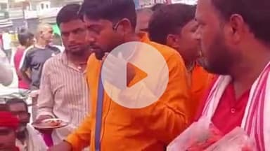 सुल्तानपुर: बल्दीराय के पारा चौराहे से बोल बम कांवरियों का जत्था रवाना, डॉ. अवधेश त्रिपाठी ने किया स्वागत