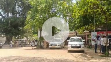 प्रतापगढ़: 25 मिनट पट्टी कोतवाली में रहकर बिना किसी से मिले चले गए आईजी प्रयागराज