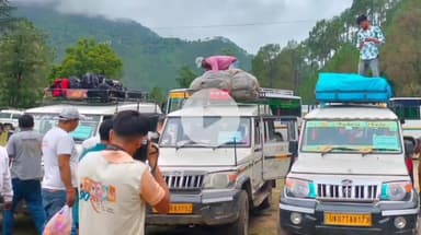 पुरोला: विकासखंड मोरी, पुरोला, नौगांव के 81 पोलिंग बूथों के लिए मतदान पार्टियां रवाना हुईं