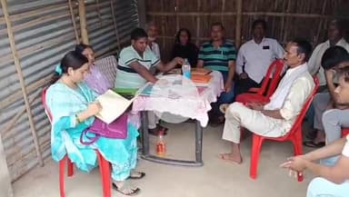 गोगरी: रामपुर पंचायत में ग्राम कचहरी का आयोजन, सौतेली मां के साथ मारपीट मामले की हुई सुनवाई