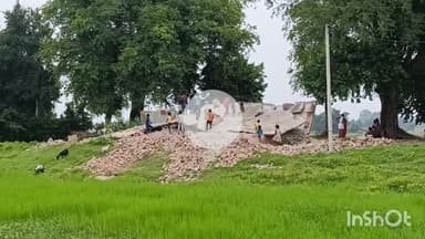 जमुई: इंदपे प्राथमिक विद्यालय की जर्जर इमारत गिरी, 5 साल से खाली पड़ी थी, सुबह गिरने से कोई हताहत नहीं