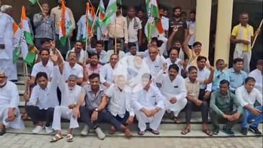 अमरोहा: किसानों की समस्याओं को लेकर कलेक्ट्रेट में कांग्रेस कार्यकर्ताओं ने किया प्रदर्शन