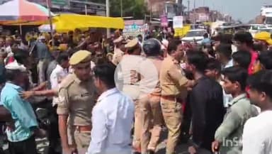 महाराजगंज: बिजली ठीक करते समय करंट से युवक की मौत, परिजनों ने जिला अस्पताल के सामने एनएच 730 मार्ग किया जाम