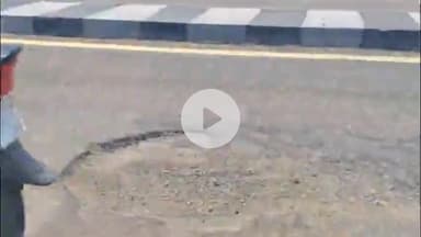 लाडपुरा: कोटा की सड़कों पर बड़े-बड़े गड्डे, सुधार की मांग लेकर भाजपा नेता नायक ने आयुक्त को ज्ञापन दिया