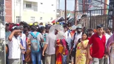 दरभंगा: बिहार पुलिस में सिपाही अभ्यर्थियों की लिखित परीक्षा का आयोजन, कड़ी सुरक्षा व्यवस्था में परीक्षा हुई संपन्न