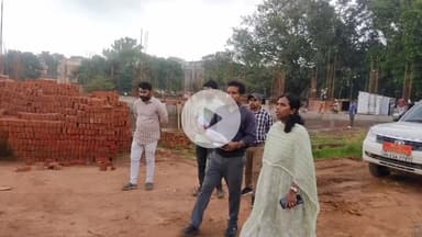 खूंटी: खुंटी में निर्माणाधीन बैडमिंटन इंडोर स्टेडियम का उपायुक्त ने किया निरीक्षण