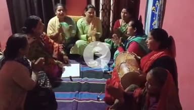 लोहाघाट: ग्राम पंचायत सुई पऊ के छमनियां तोक में महिलाओं ने भजन कीर्तन का आयोजन किया