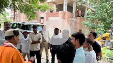 तुलसीपुर: विधायक तुलसीपुर कैलाश नाथ शुक्ला ने पीएम हाउस पहुंचकर क्षेत्र में दुर्घटना में मृतक के परिवार को दी सांत्वना