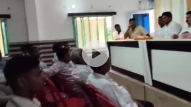 बाढ़: बाढ़ के स्टेशन रोड पर विश्वकर्मा समाज की बैठक, राष्ट्रीय अध्यक्ष मुकुल आनंद पहुंचे