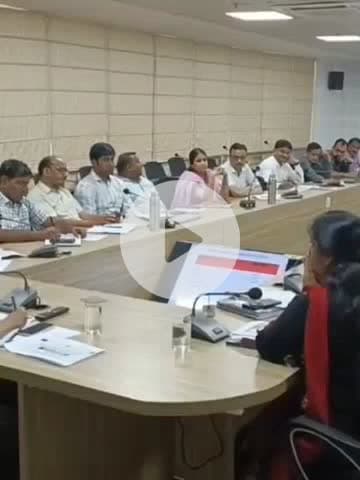 अलवर: मिनी सचिवालय में कलेक्टर ने हरियालो राजस्थान अभियान की समीक्षा बैठक की, तीज पर एक ही दिन में लगाए जाएंगे 10 लाख पौधे