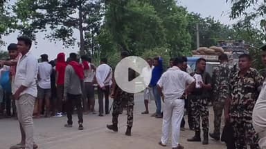 संदेश: फुलाडी गांव के पास विद्यालय जा रहे छात्र को ट्रक ने मारी टक्कर, ग्रामीणों ने किया सड़क जाम, पुलिस ने किया लाठीचार्ज