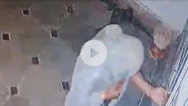 बांसवाड़ा: कोतवाली थाना क्षेत्र के भागा कोट कल्याण कॉलोनी में मंगलवार-बुधवार मध्य रात्रि 2 बजे स्कूटी चोरी, 4 चोर CCTV में कैद