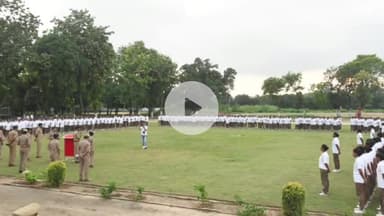 रामपुर: रिजर्व पुलिस लाइन में डीआईजी मुनिराज ने महिला पुलिस कर्मियों को प्रशिक्षण देकर दिए जरूरी टिप्स