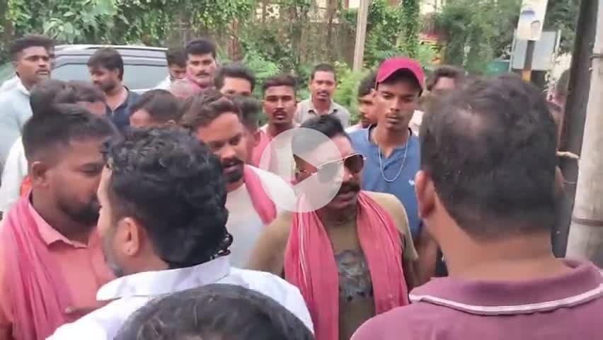 छत्तीसगढ़िया मन ल मुआवजा दे बर इनकार करत हे कंपनी प्रबंधक परदेसिया मन बिहानिया ले अभी तक पीड़ित परिवार ल घुमत हे अऊ अभी तक मुआवजा नई मिले हे हजारी पाइप उरकुरा 
#छत्तीसगढ़िया_क्रान्ति_सेना 
#छत्तीसगढ़ #रायपुर #virelvideo #highlightnews