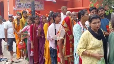 धनौरा: मंडी धनौरा क्षेत्र में सावन माह की शिवरात्रि पर जल अभिषेक के लिए भक्तों का उमड़ा सैलाब