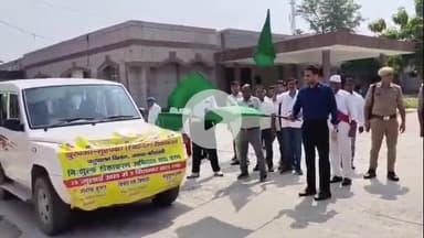 मंझनपुर: पशुधन की सुरक्षा को लेकर प्रशासन सख़्त, मंझनपुर में डीएम ने टीकाकरण वाहनों को दिखाई हरी झंडी, घर-घर पहुंचेगी टीम