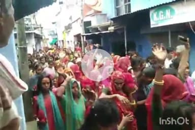 श्योपुर: मानपुर में त्रिवेणी संगम रामेश्वर से कलश भरकर आई कांवड़ यात्रा, मानेश्वर महादेव का किया अभिषेक