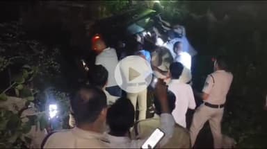 ग्वालियर गिर्द: ग्वालियर: आगरा-मुंबई नेशनल हाईवे पर कार ने कांवड़ियों को कुचला, चार की मौत