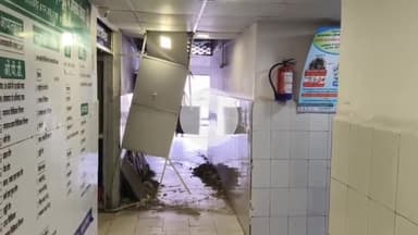 मोहनिया: अनुमंडल अस्पताल मोहनिया के ट्रामा सेंटर का फॉल सीलिंग टूट कर गिरा,टला बड़ा हादसा कोई हताहत नहीं