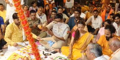 बागपत: डीएम व एसपी ने पुरा महादेव मंदिर बालैनी में महाशिवरात्रि पर्व पर झंडा पूजन कर जलाभिषेक किया