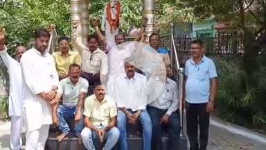 बलरामपुर: क्रांतिकारी विचार धारा मोर्चा द्वारा आजाद पार्क में मनाई गई क्रांतिकारी अमर शहीद चंद्रशेखर आजाद की जयंती