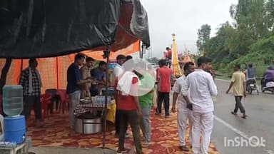 बागपत: डोला चौकी प्रभारी प्रियव्रत आर्य ने अपनी टीम के साथ महाशिवरात्रि के उपलक्ष में भंडारे का आयोजन किया