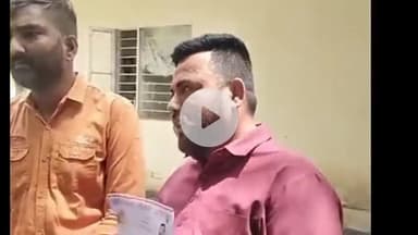 ਜਲੰਧਰ 1: ਪੁਲਿਸ ਕਮਿਸ਼ਨਰ ਦਫਤਰ ਵਿਖੇ ਸ਼ਿਵ ਸੇਨਾ ਆਗੂਆਂ ਨੇ ਇੰਨਫਲੂਐਂਸਰ ਪਾਇਲ ਮਲਿਕ ਖਿਲਾਫ ਕਾਲੀ ਮਾਤਾ ਦਾ ਰੂਪ ਧਾਰਨ ਕਰਨ ਨੂੰ ਲੈ ਕੇ ਦਿੱਤੀ ਸ਼ਿਕਾਇਤ