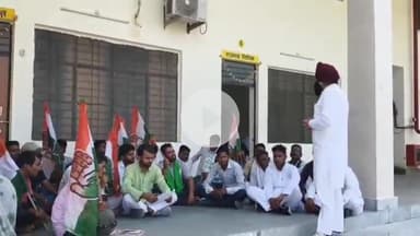 पूरनपुर: तहसील में किसानों की आय दोगुनी करने और समस्याओं को लेकर कांग्रेस ने धरना प्रदर्शन कर सौंपा ज्ञापन