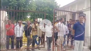 जौनपुर: नौपेड़वा में बिजली आपूर्ति ठप, ग्रामीणों ने किया धरना प्रदर्शन