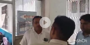 गंधवानी: गंधवानी में सरकारी अस्पताल को शिफ्ट करने का कार्य होगा शुरू, तहसीलदार ने व्यवस्थाओं का किया निरीक्षण