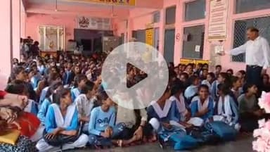 जतारा: टीकमगढ़: शासकीय कन्या हाइ स्कूल में मुफ्त साइकिल वितरण कार्यक्रम आयोजित, 40 छात्राओं को साइकिलें दी गईं