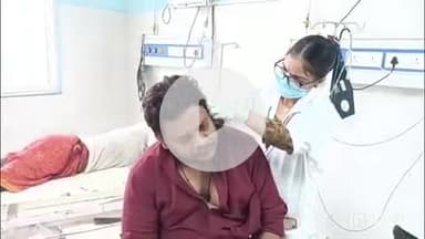 आरा: आरा रेलवे स्टेशन पर फल दुकानदार से रंगदारों ने की पैसे की मांग, पैसे नहीं देने पर दोनों दुकानदारों की जमकर पिटाई