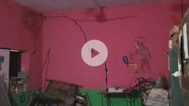 टीकमगढ़: वार्ड 27 का शासकीय स्कूल भवन जर्जर, बच्चों की जान से हो रहा खिलवाड़ #jansamasya