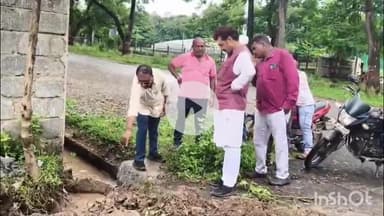जगदलपुर: बारिश से सन सिटी में जलभराव की स्थिति, महापौर ने घटना स्थल पर पहुंचकर कच्ची नाली से जल निकासी की व्यवस्था कराई