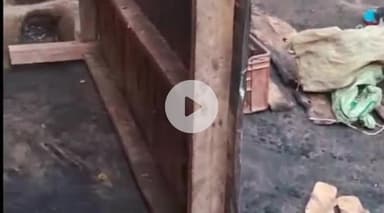 बिहिया: हरदिया वार्ड नंबर 2 में आगलगी से हजारों की संपत्ति का नुकसान, सरपंच पति दिनेश पांडे ने परिजनों से की मुलाकात