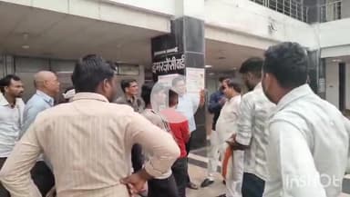 उरई: ग्राम कुसमरा में विद्युत पोल पर काम कर रहे लाइनमैन की नीचे गिरने से हुई दर्दनाक मौत, पुलिस जांच में जुटी